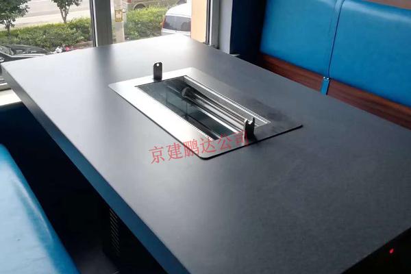 燒烤加盟店的自動翻轉無煙燒烤桌哪家好？