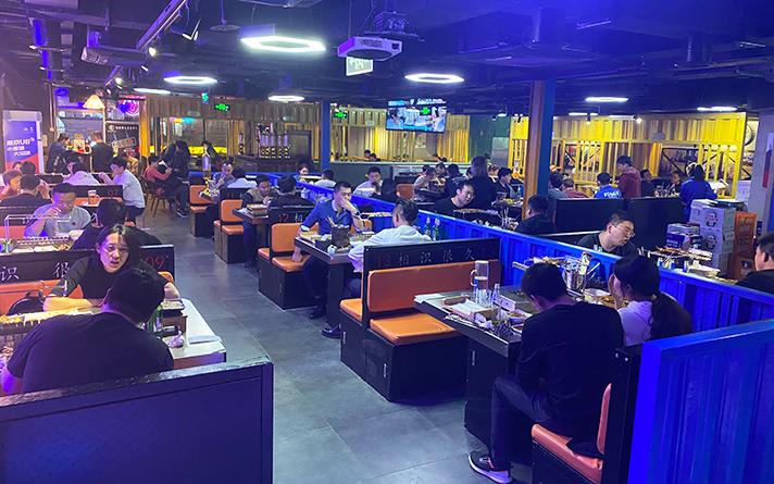 無煙燒烤店生意不好的原因+怎么選擇靠譜的燒烤設(shè)備廠家